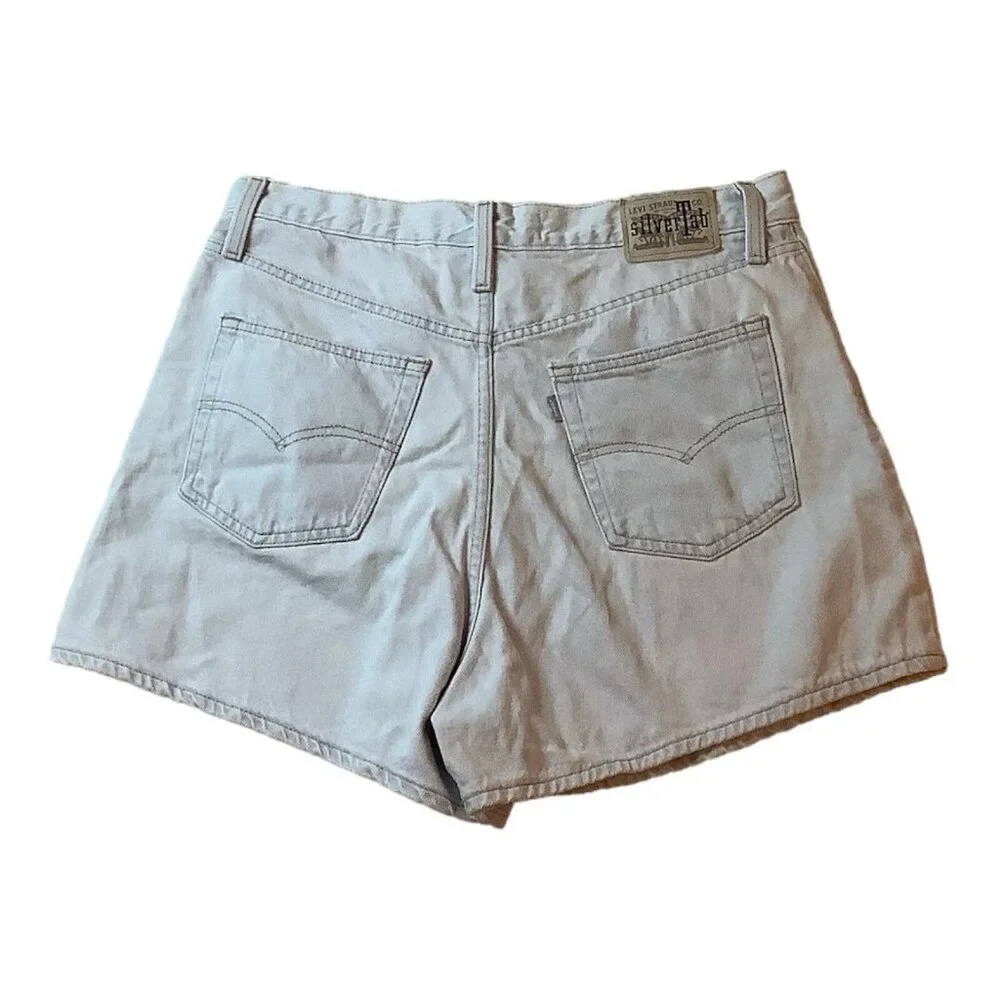 Levis Silvertab Fade Wash Mom Shorts High Waisted Denim Size W31